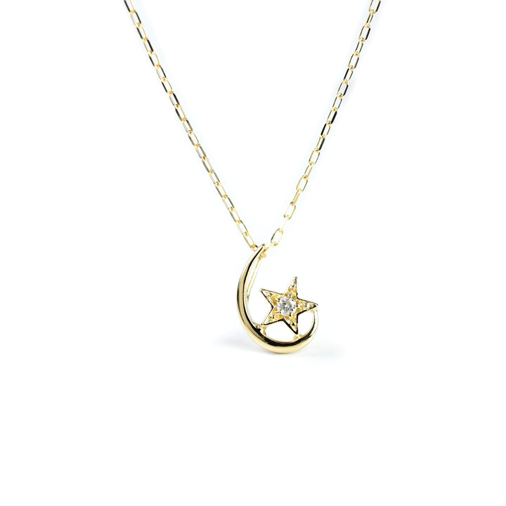 Resting Diamond Star Pendant With Chain