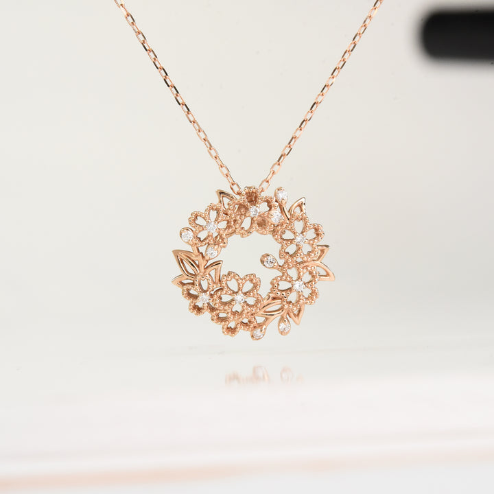 Garland with Diamonds Pendant with Chain