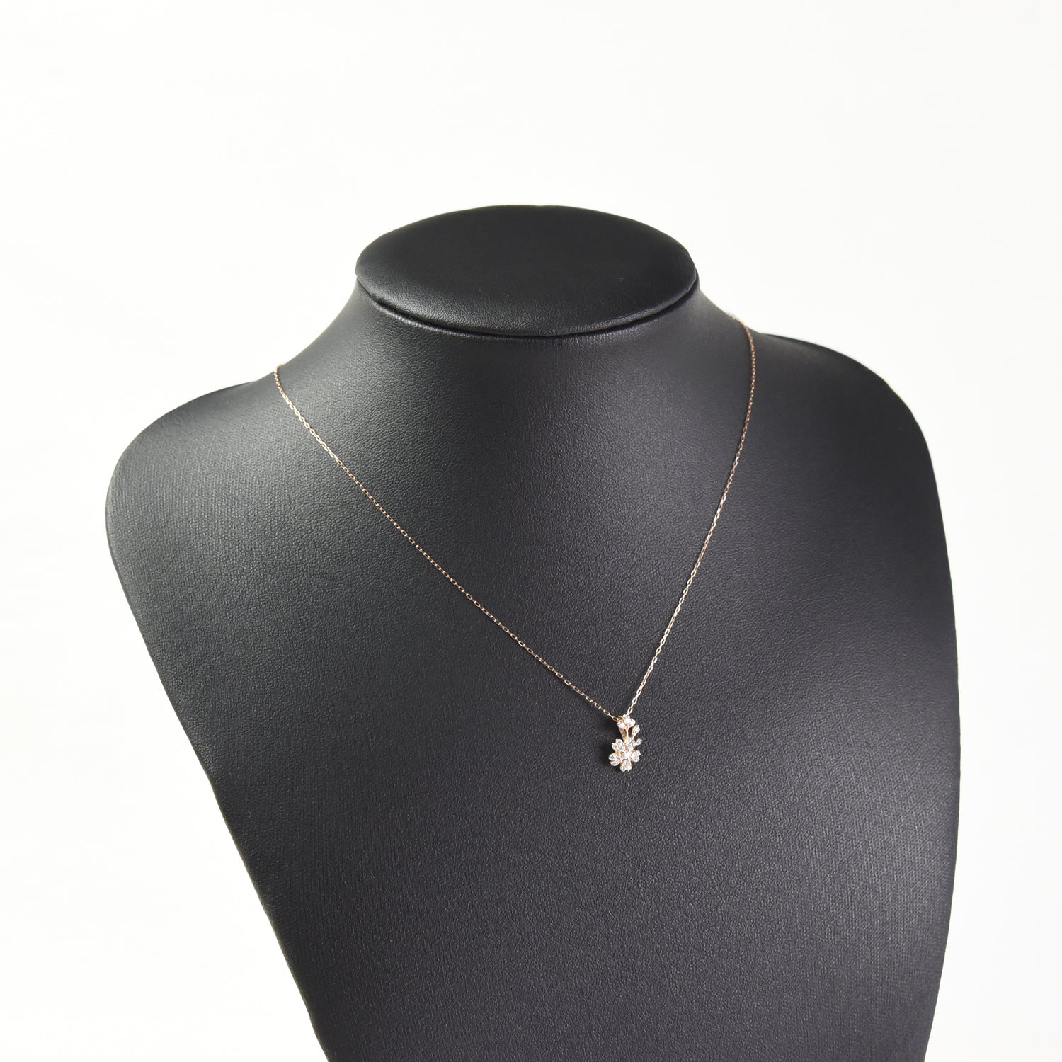 Diap0093- Hanging Flower Diamond Pendant with Chain