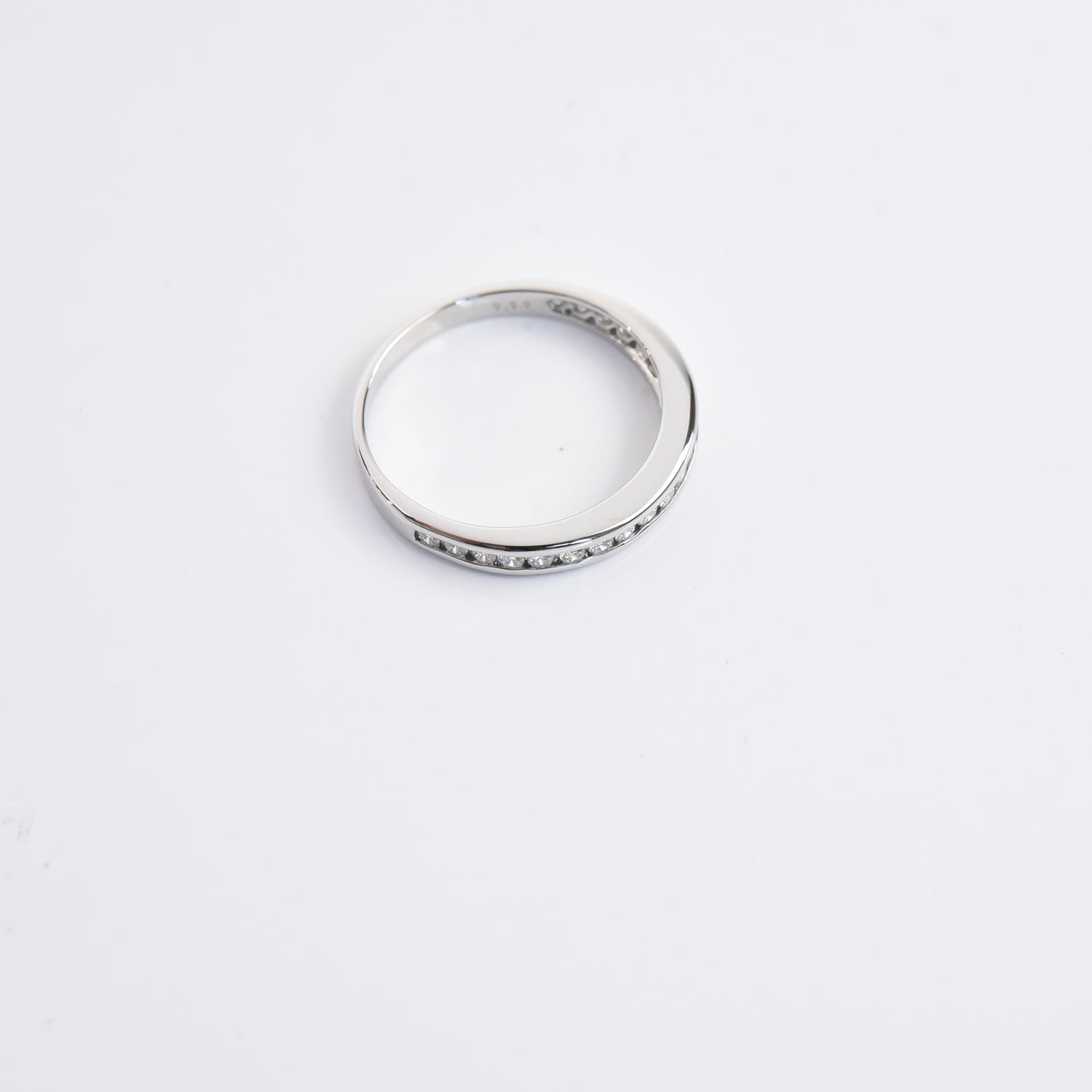 Subtle Diamond Ring2