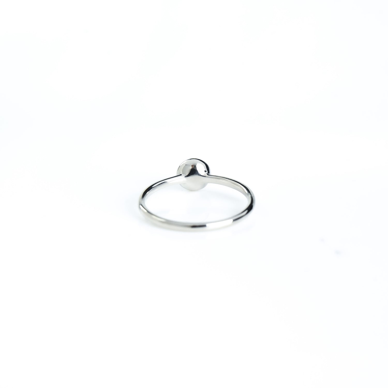 Diamonds in a Circle Ring