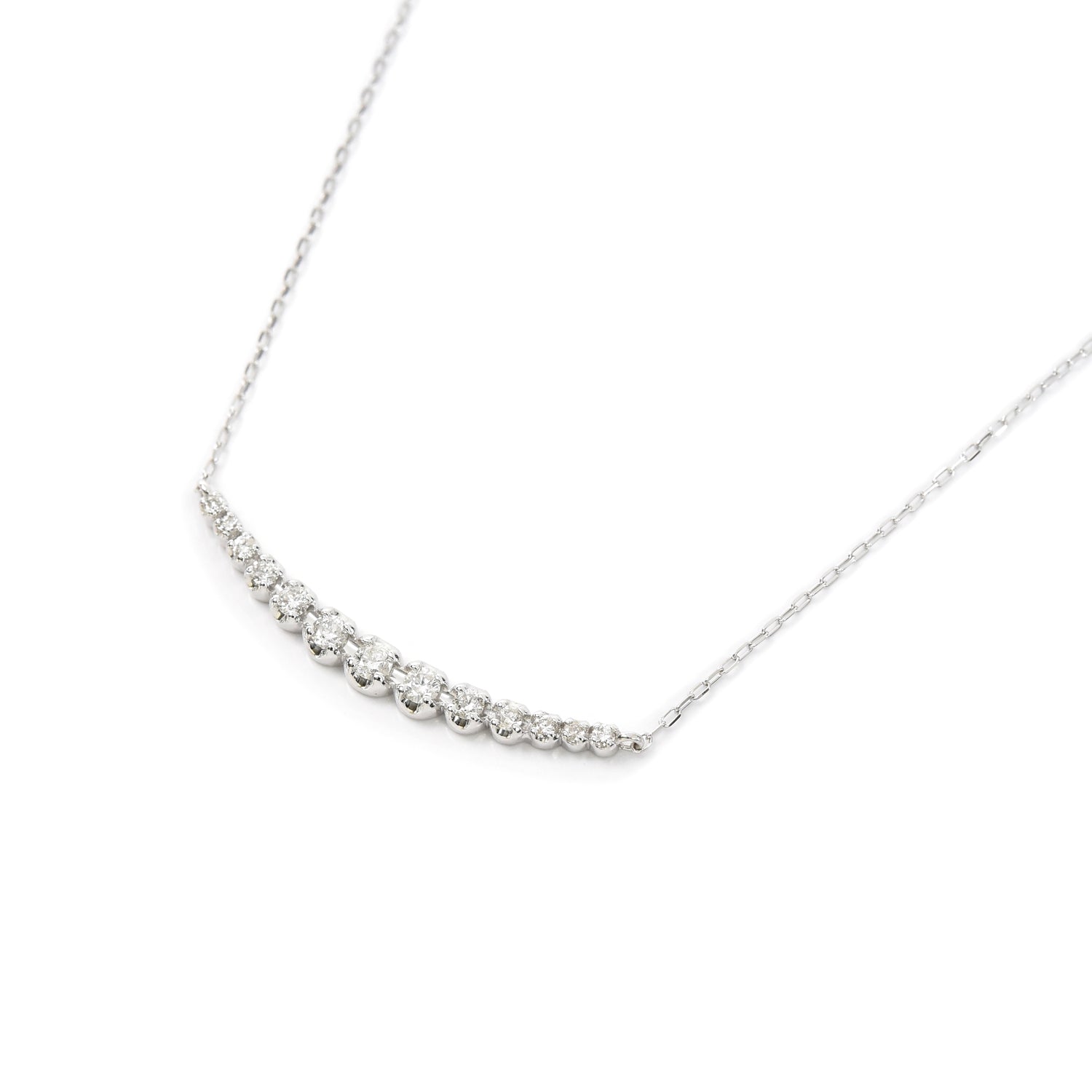 Diamond Gradation Pendant with Chain