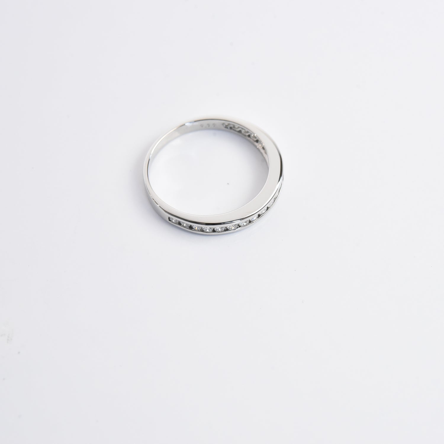 Subtle Diamond Ring2