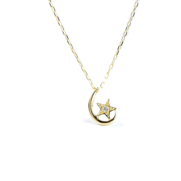 Resting Diamond Star Pendant With Chain