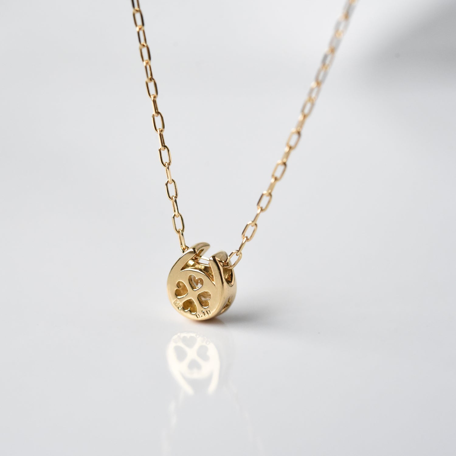 Horse Shoe with Solitaire Pendant with Chain
