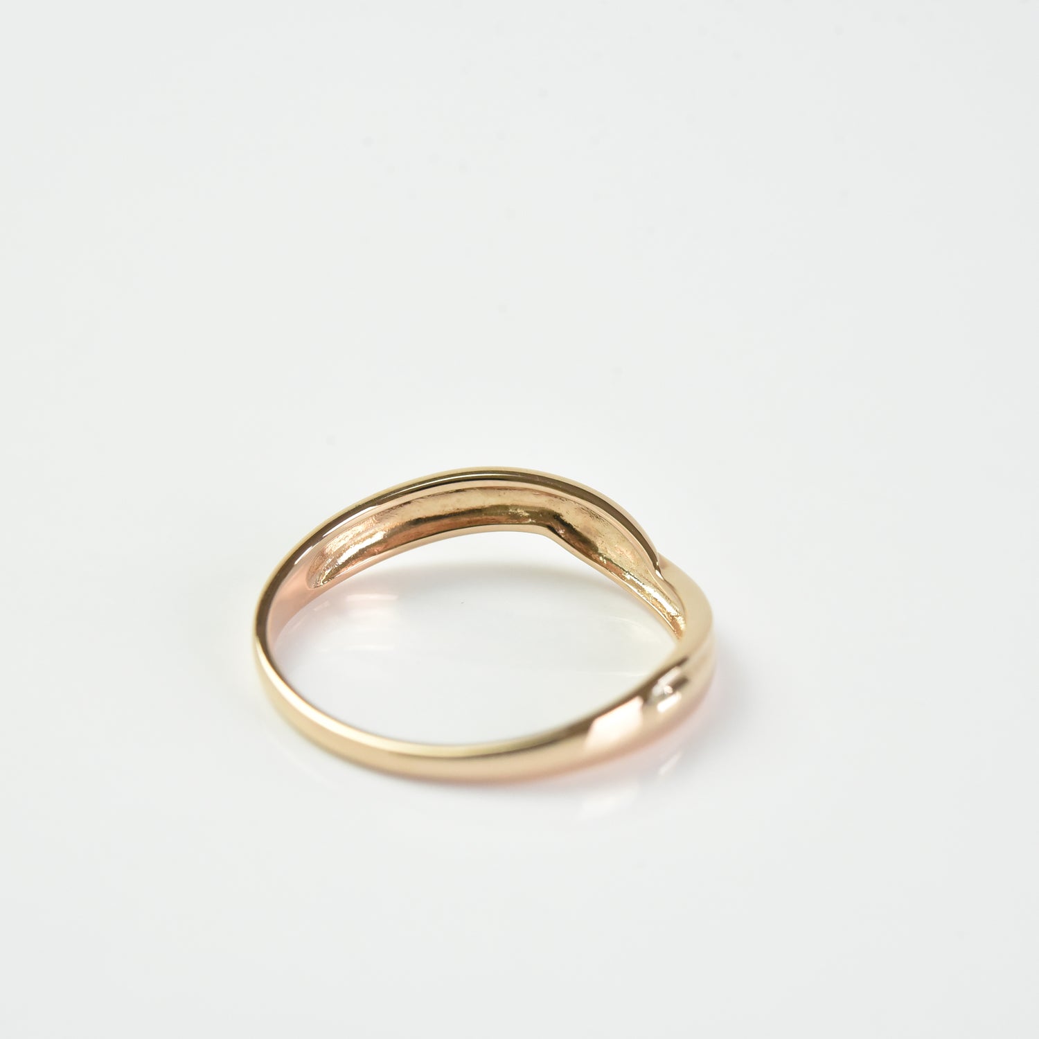 Overlap Ring with a Diamond