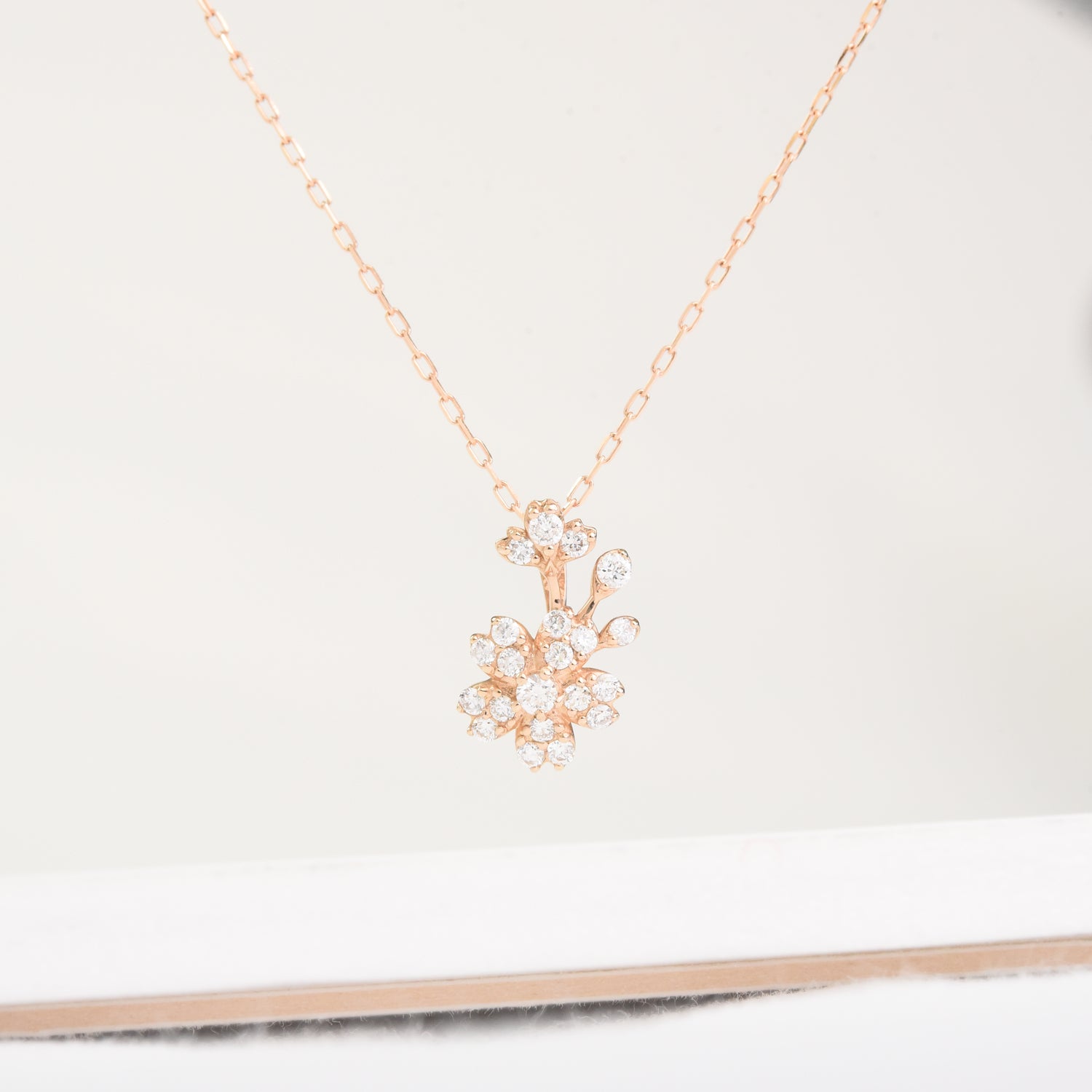 Diap0093- Hanging Flower Diamond Pendant with Chain