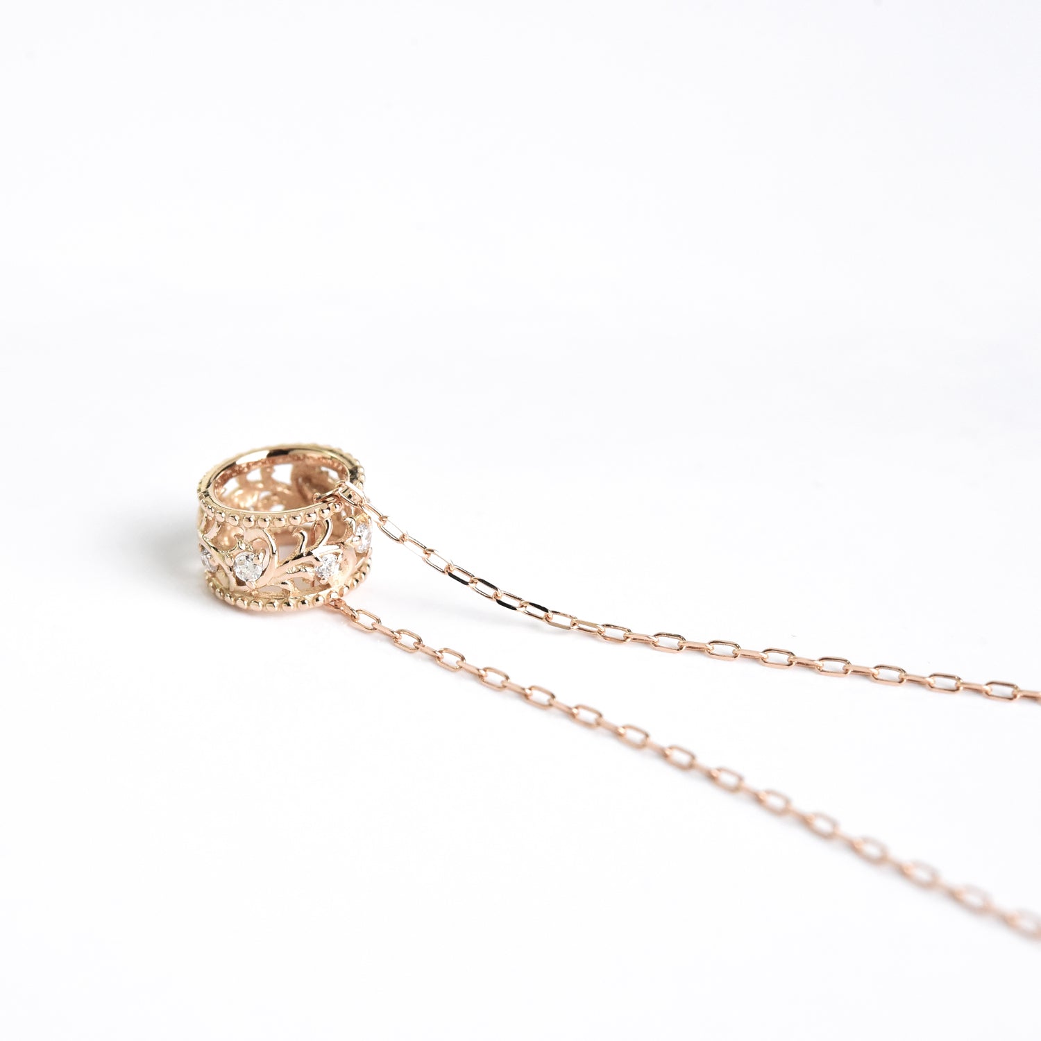 Diamond Roll Pendant with Chain