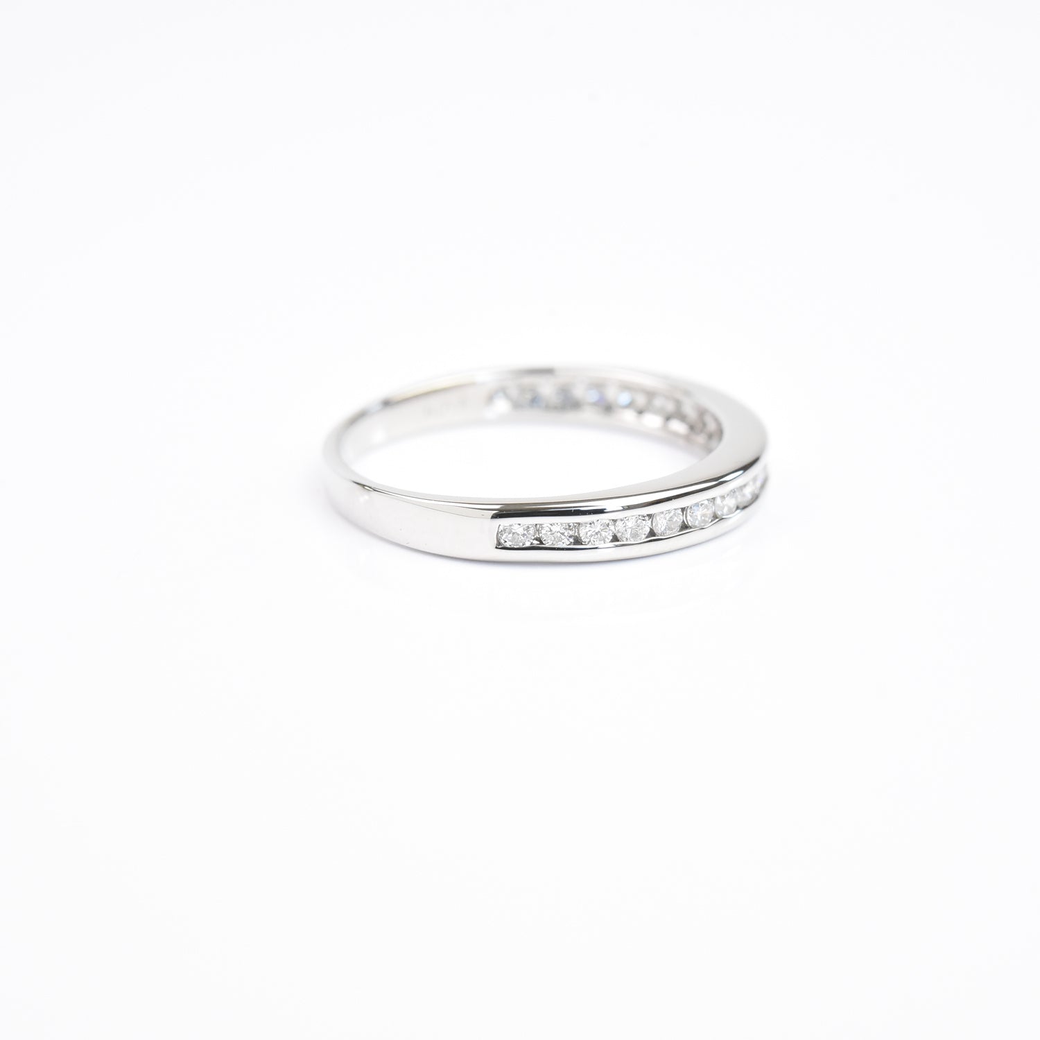 Subtle Diamond Ring2