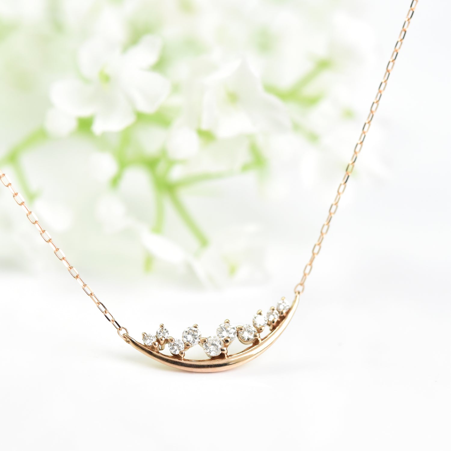 Diamonds on a Curve Pendant with Chain