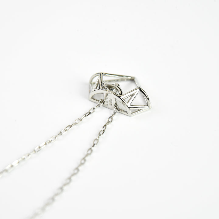 Solitaire in a Solitaire Pendant with Chain