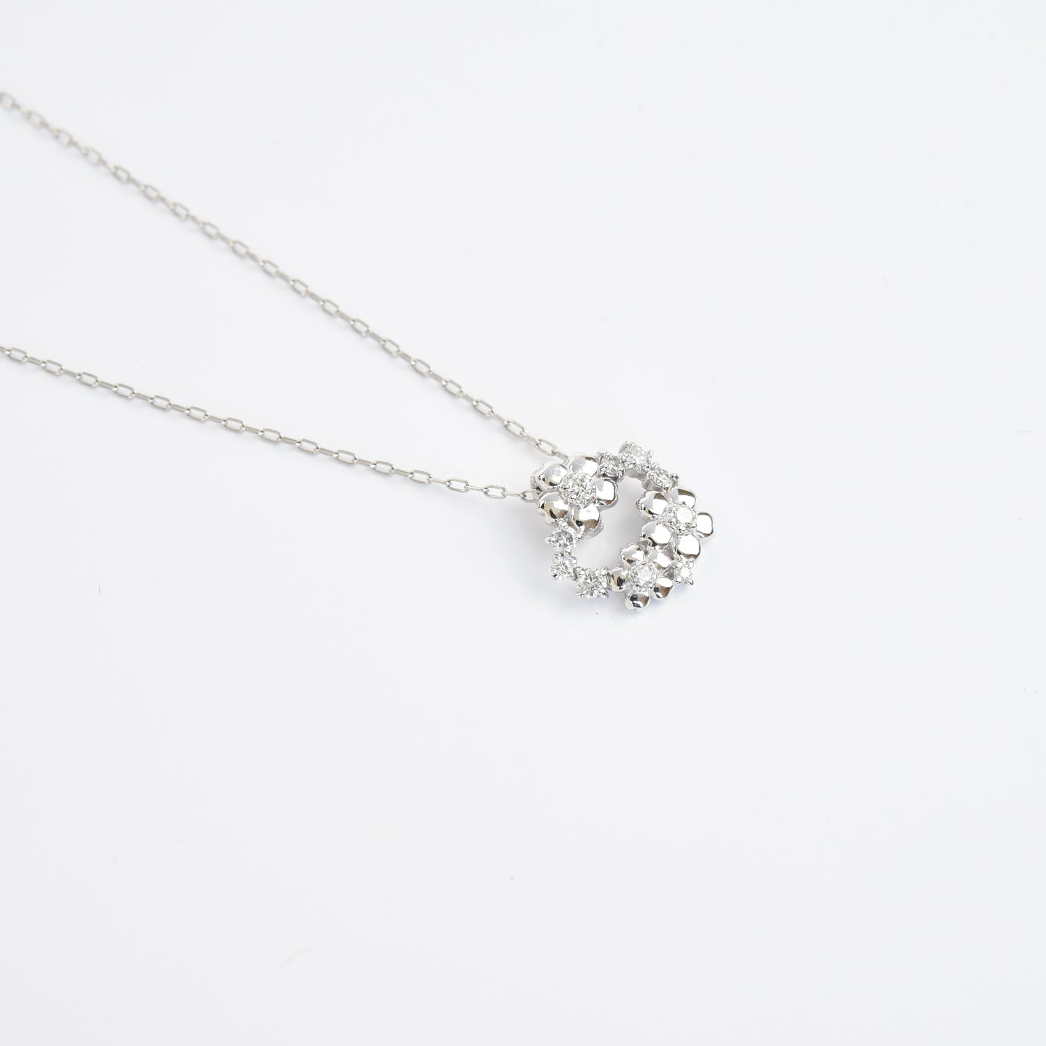 Flower N Diamonds Pendant with Chain