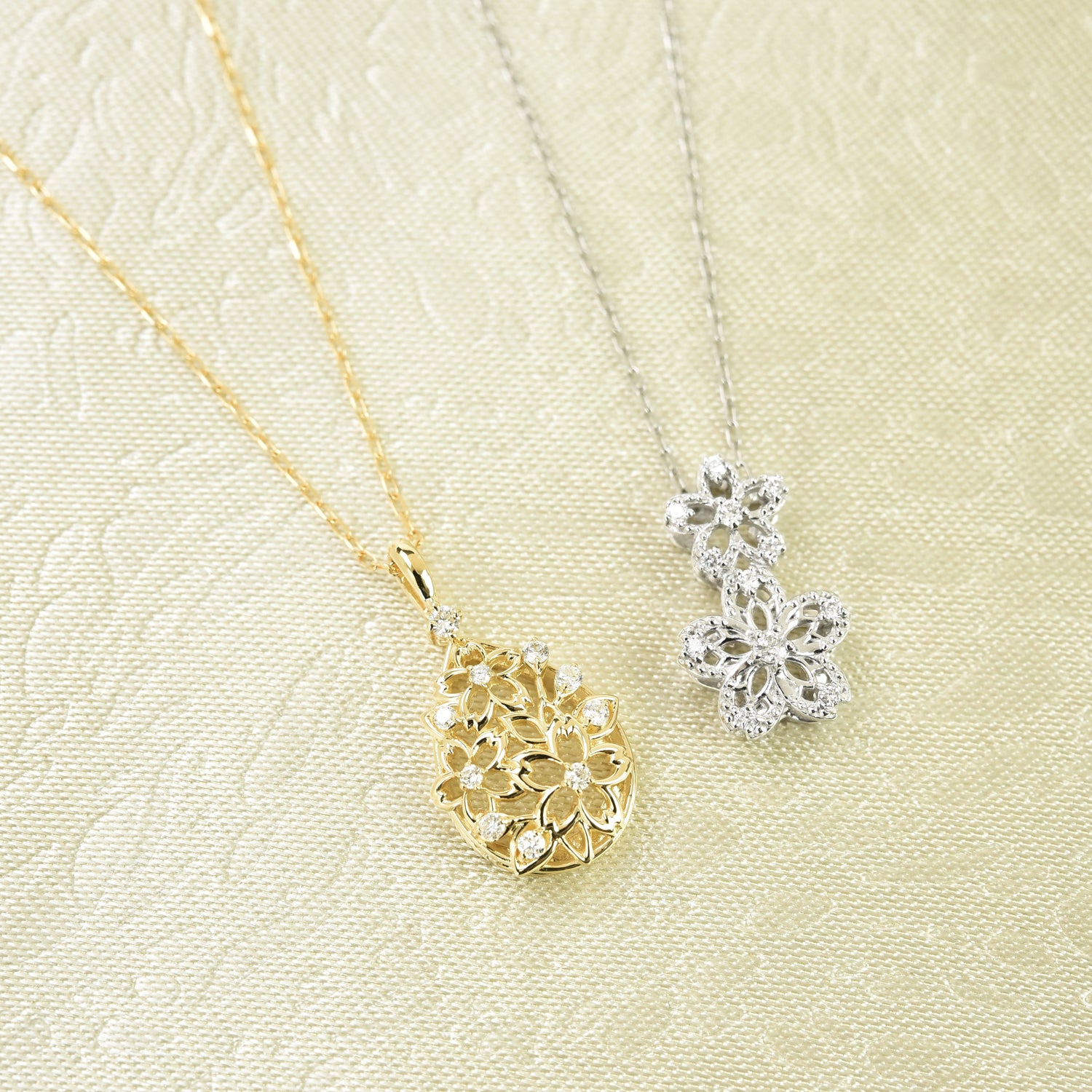 2 Flowers N Diamonds Pendant with Chain