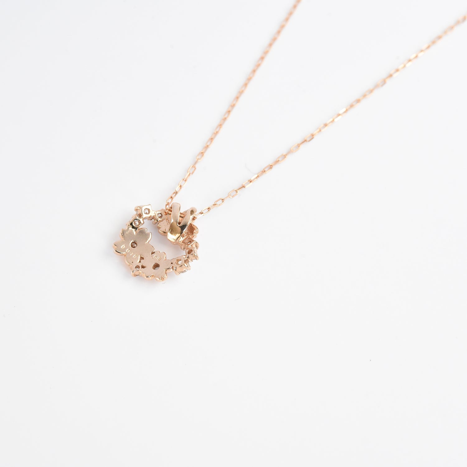 Flower N Diamonds Pendant with Chain