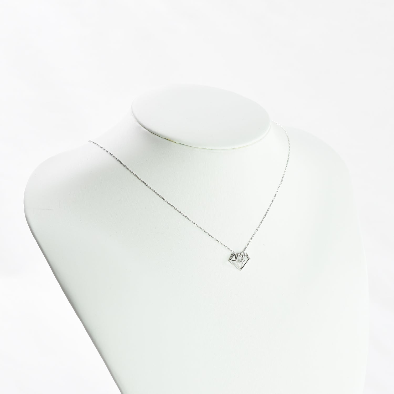 Solitaire in a Solitaire Pendant with Chain