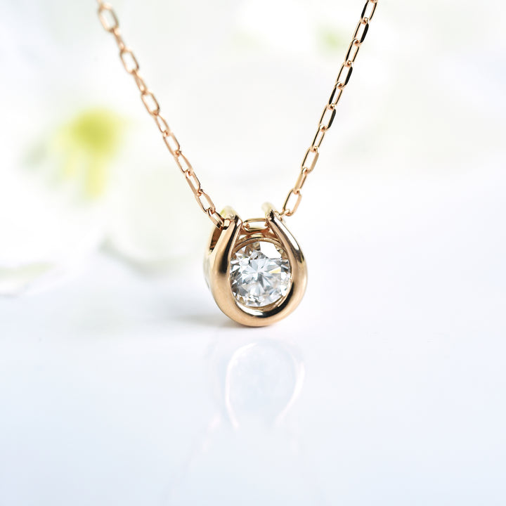 Horse Shoe with Solitaire Pendant with Chain