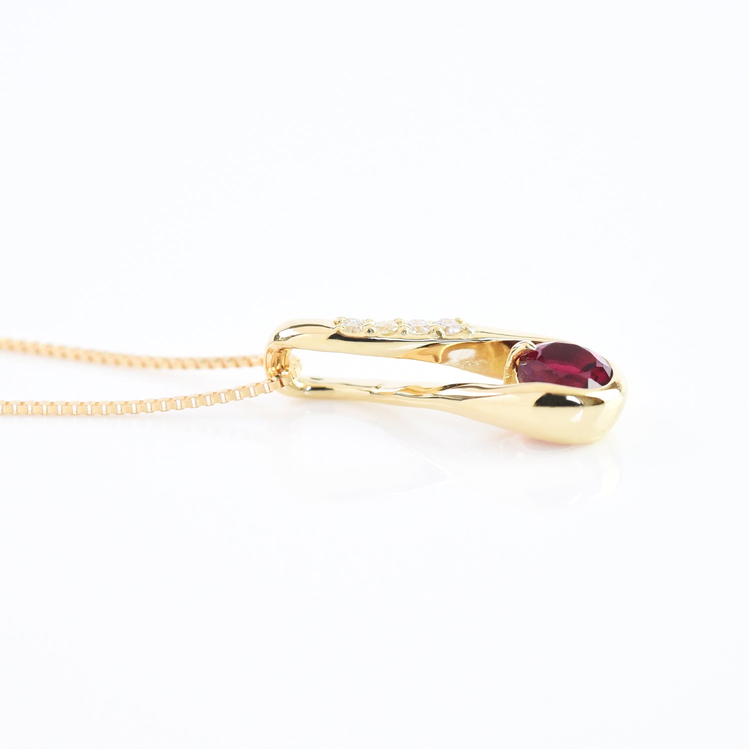 Mog-Infinity with Diamonds n Stone Pendant with Chain