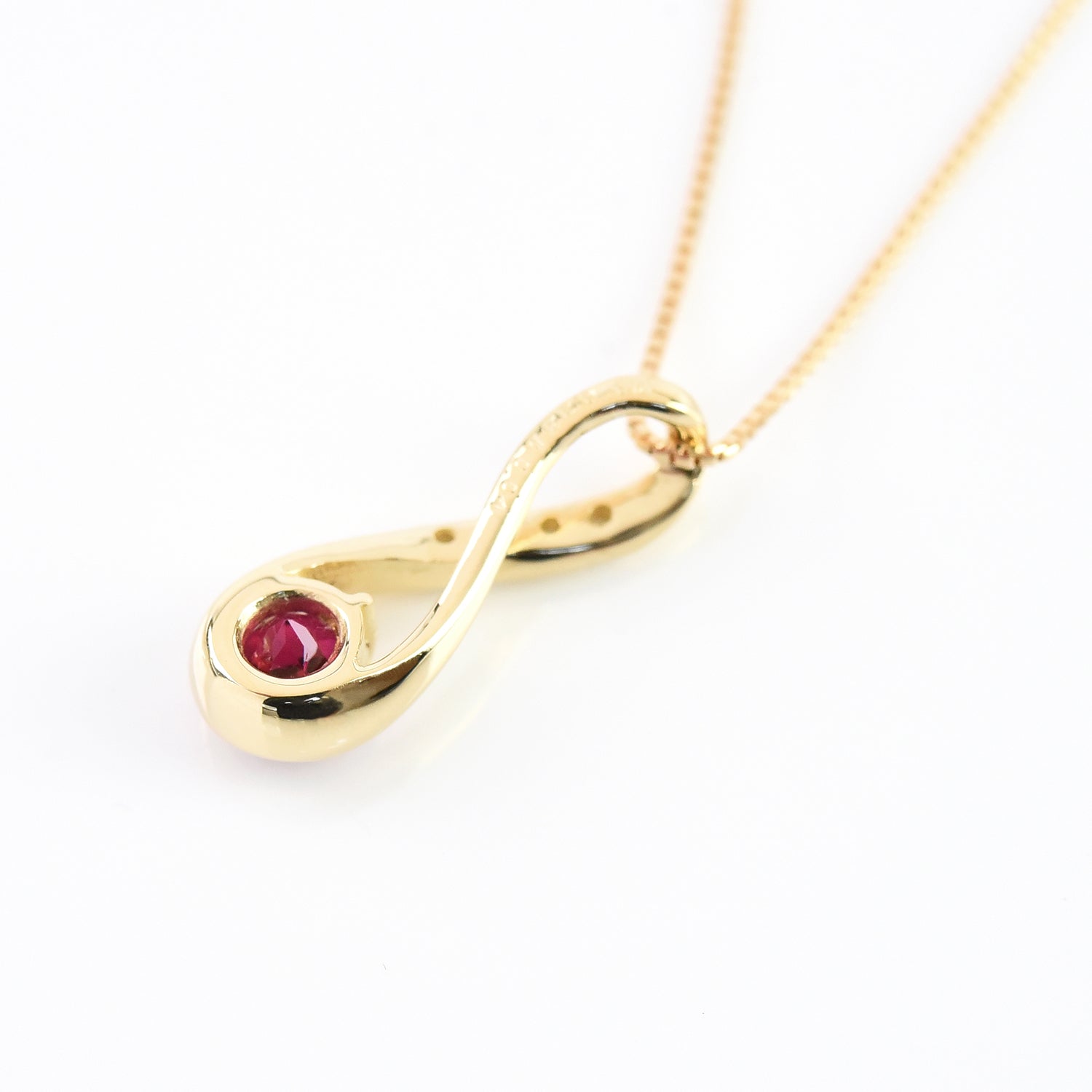 Mog-Infinity with Diamonds n Stone Pendant with Chain