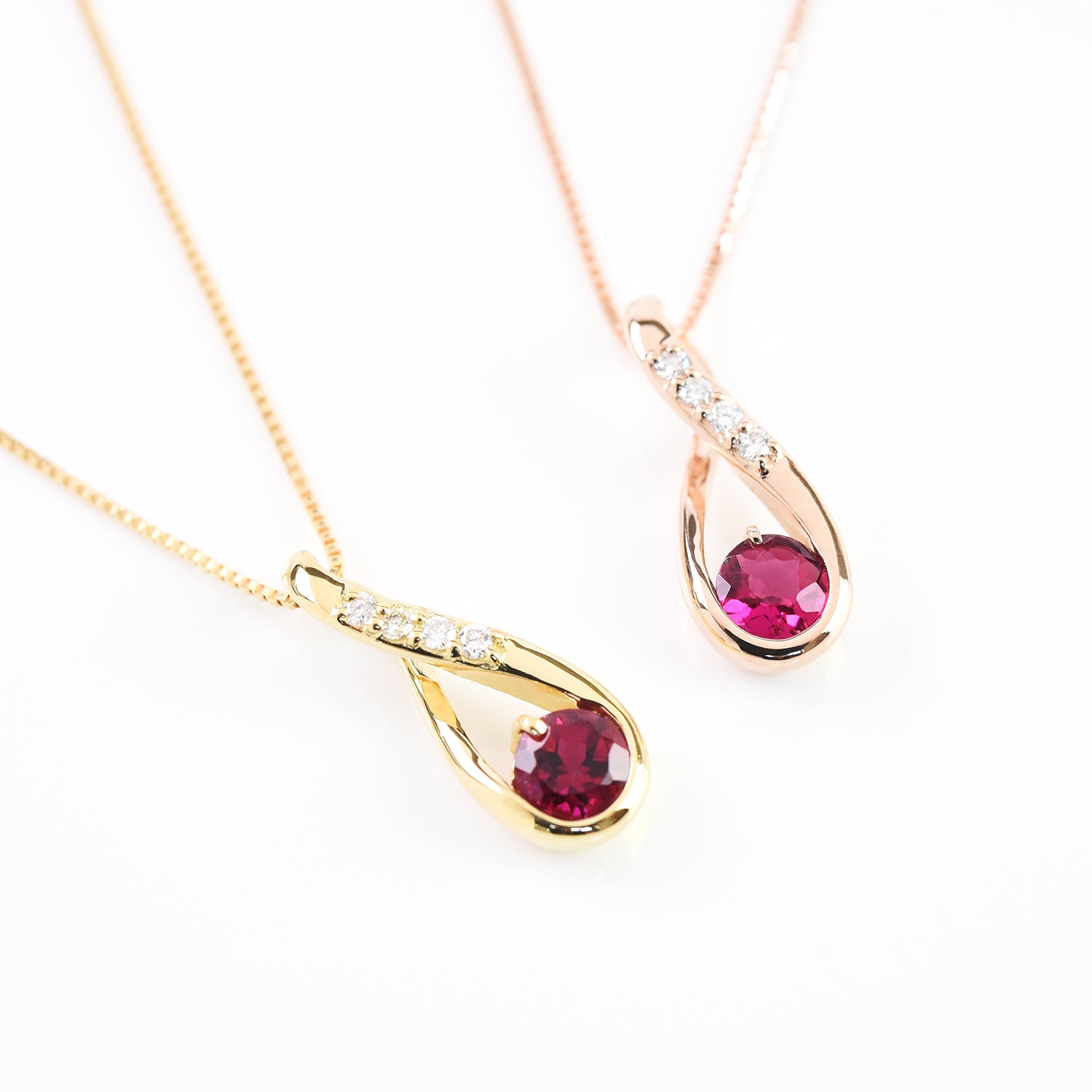 Mog-Infinity with Diamonds n Stone Pendant with Chain