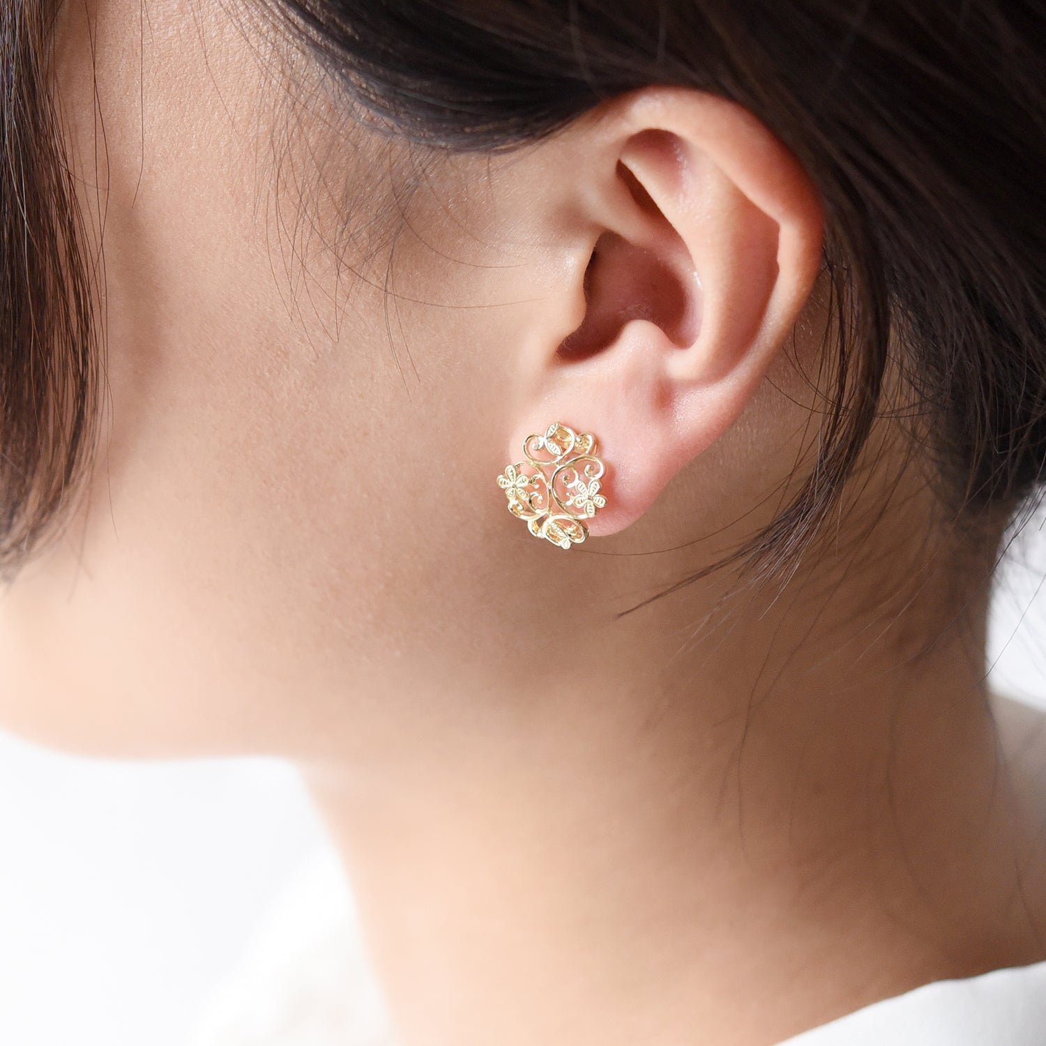 Delicate Flower Mesh Earring