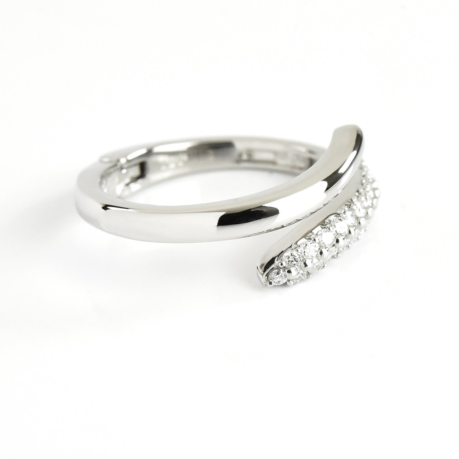 Adjustible Diamond Prong Setting Ring