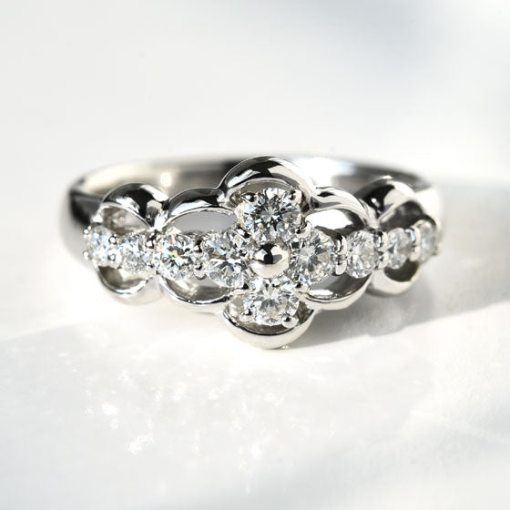 Flower Diamond Line Ring