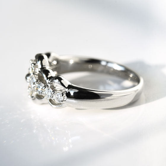 Flower Diamond Line Ring