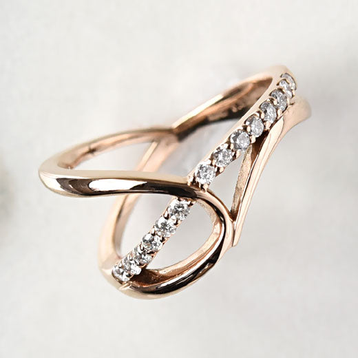 Curvy Diamond Ring