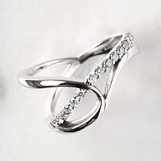 Curvy Diamond Ring