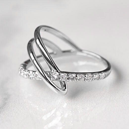 Entangle Diamond Ring