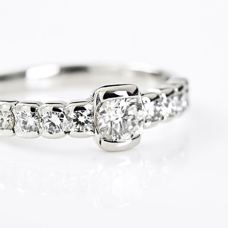 Square Prongs Diamond Ring