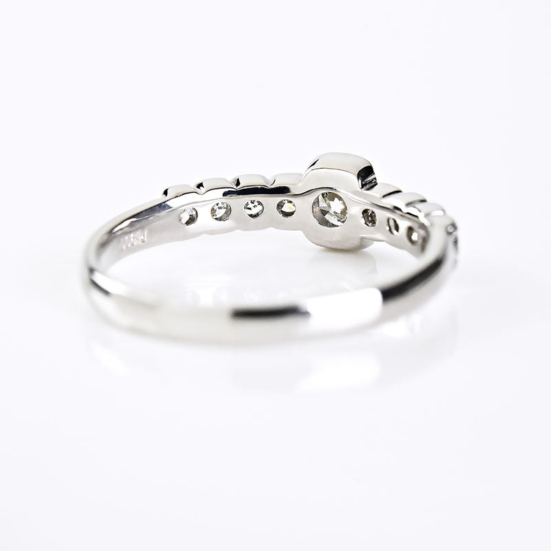 Square Prongs Diamond Ring