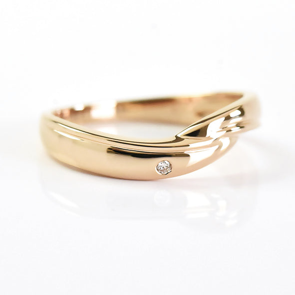 Overlap Ring with a Diamond