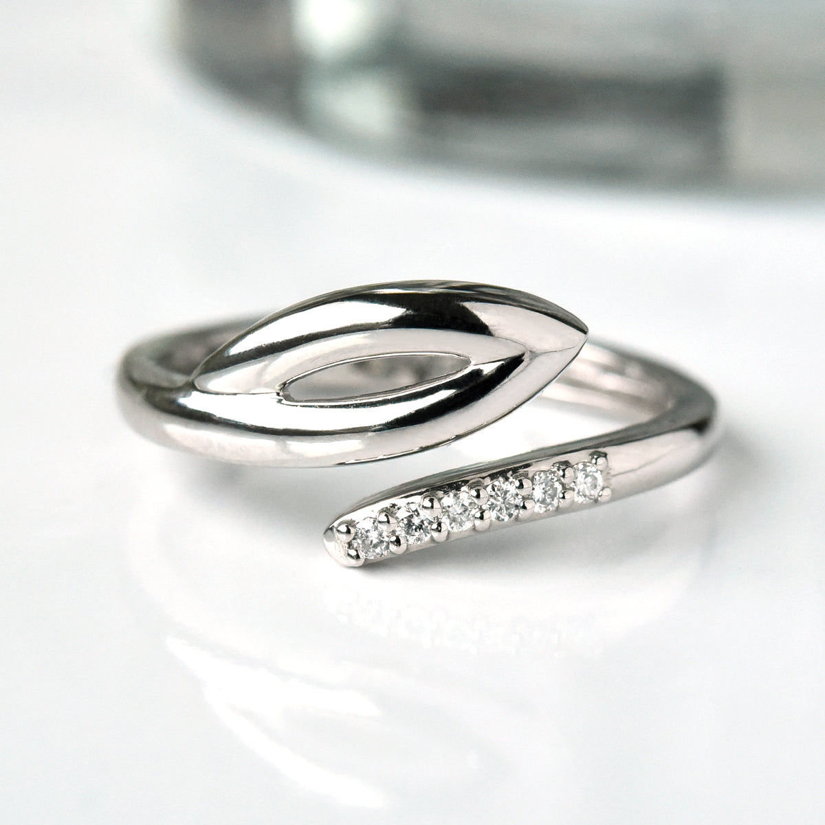 Adjustible Leaf and Diamond Ring